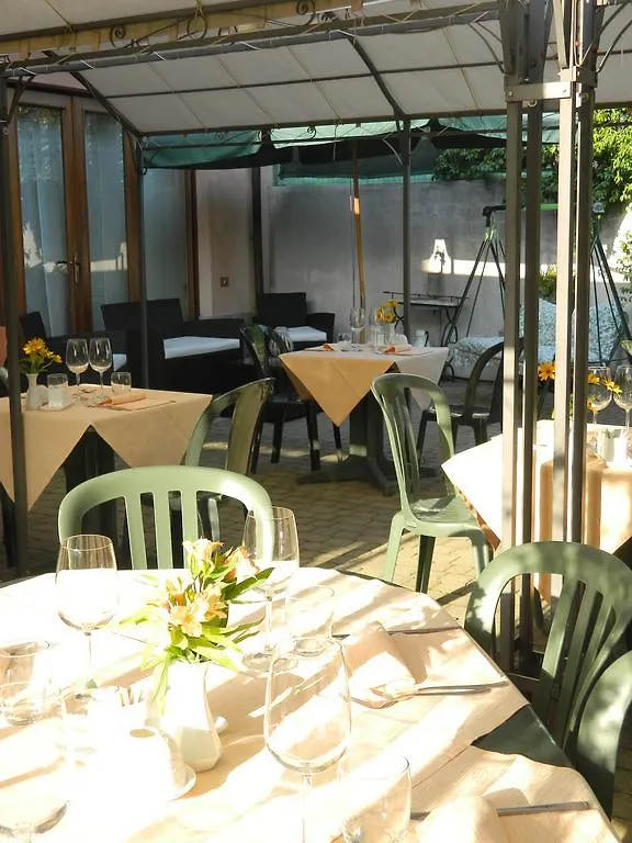 ** Hotel Albergo Michieletto Valmorea Italy