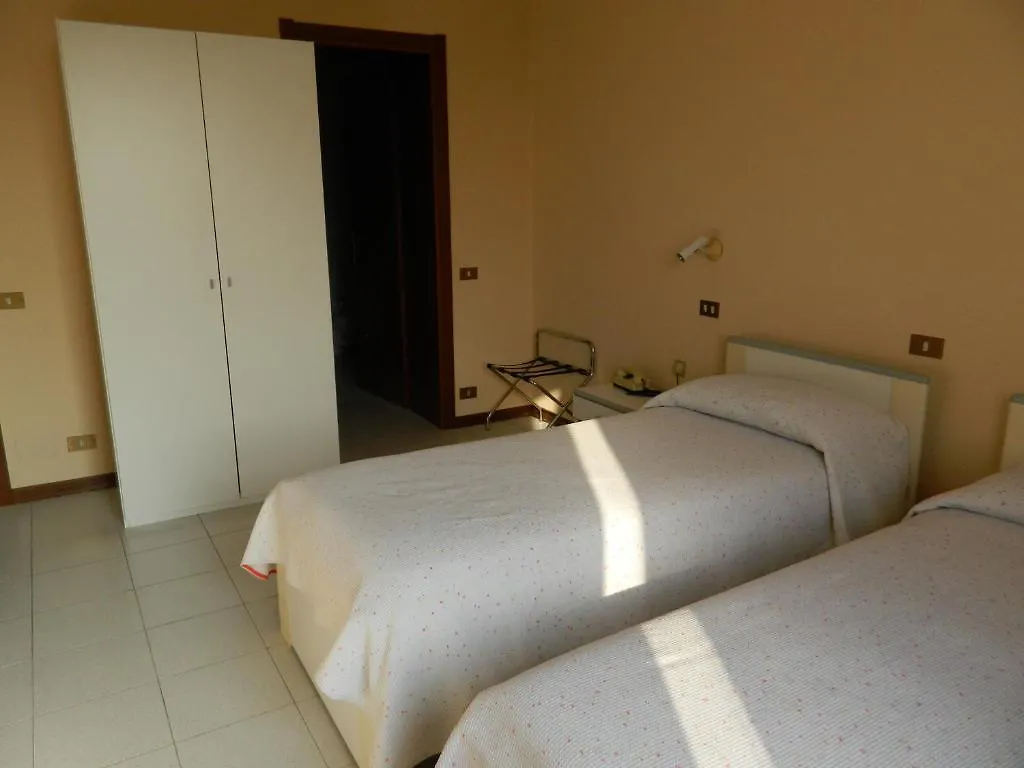 Albergo Michieletto Valmorea 2*,